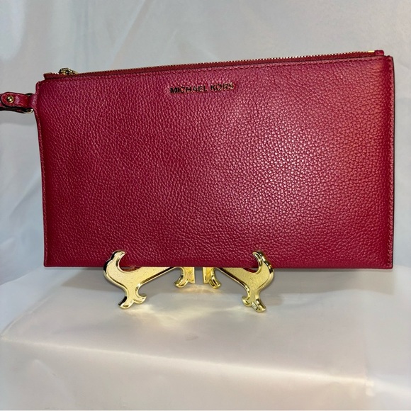 Michael Kors Large Zip Pebble Leather Clutch - Picture 1 of 9